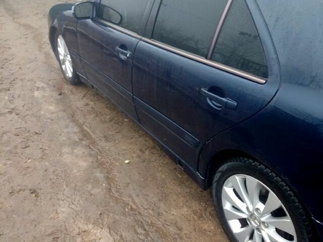 Синий Мерседес Е-Класс, объемом двигателя 2 л и пробегом 0 тыс. км за 2000 $, фото 6 на Automoto.ua