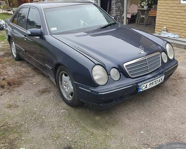 Синий Мерседес Е-Класс, объемом двигателя 2.69 л и пробегом 510 тыс. км за 3200 $, фото 3 на Automoto.ua