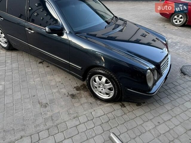 Синий Мерседес Е-Класс, объемом двигателя 2 л и пробегом 390 тыс. км за 4400 $, фото 2 на Automoto.ua