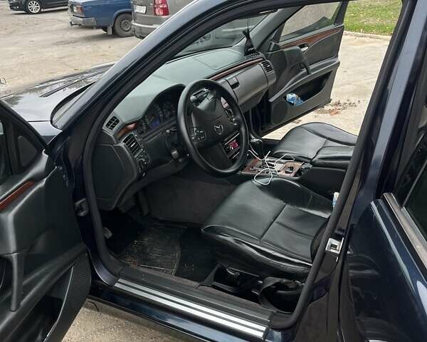 Синий Мерседес Е-Класс, объемом двигателя 2.15 л и пробегом 395 тыс. км за 5000 $, фото 8 на Automoto.ua