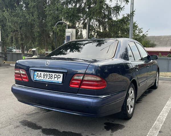 Синий Мерседес Е-Класс, объемом двигателя 2.2 л и пробегом 314 тыс. км за 4999 $, фото 6 на Automoto.ua