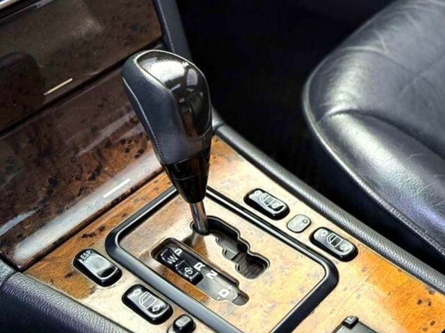 Синій Мерседес Е-Клас, об'ємом двигуна 3.2 л та пробігом 345 тис. км за 3000 $, фото 9 на Automoto.ua