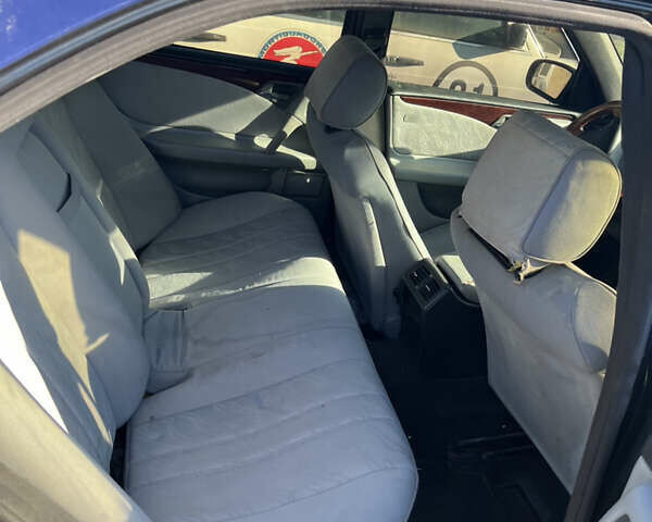 Синий Мерседес Е-Класс, объемом двигателя 2.2 л и пробегом 384 тыс. км за 1900 $, фото 15 на Automoto.ua