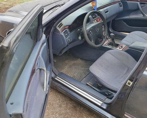 Синий Мерседес Е-Класс, объемом двигателя 2.69 л и пробегом 510 тыс. км за 3200 $, фото 6 на Automoto.ua