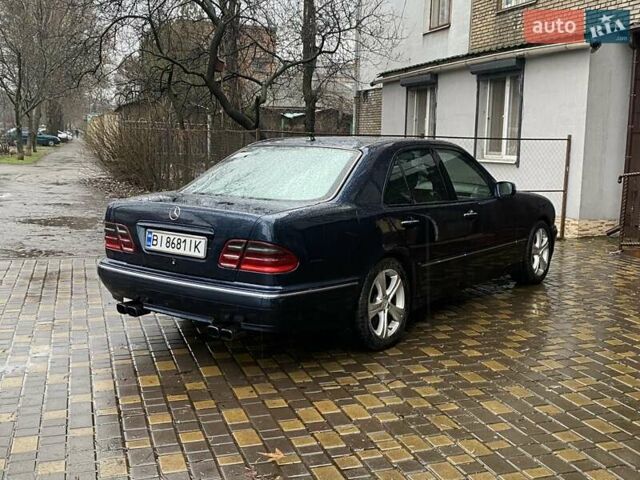 Синий Мерседес Е-Класс, объемом двигателя 2.1 л и пробегом 380 тыс. км за 5555 $, фото 2 на Automoto.ua