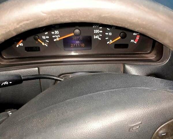 Синий Мерседес Е-Класс, объемом двигателя 2.4 л и пробегом 272 тыс. км за 3200 $, фото 2 на Automoto.ua