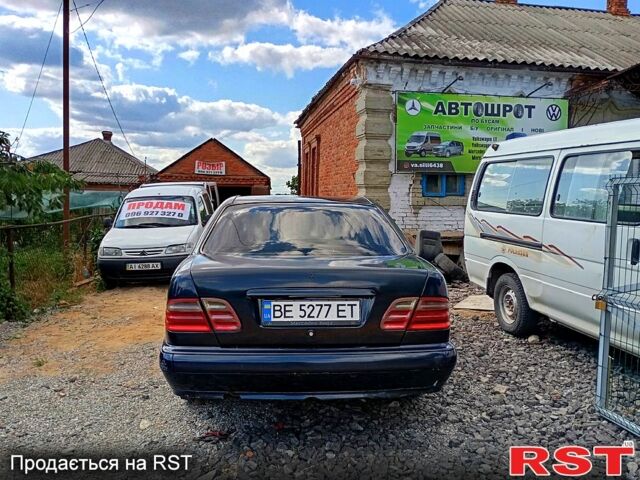 Синий Мерседес Е-Класс, объемом двигателя 2 л и пробегом 0 тыс. км за 2500 $, фото 3 на Automoto.ua