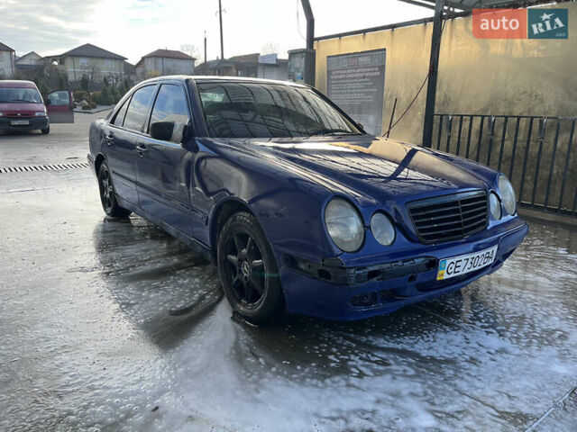 Синій Мерседес Е-Клас, об'ємом двигуна 2.2 л та пробігом 400 тис. км за 1200 $, фото 2 на Automoto.ua