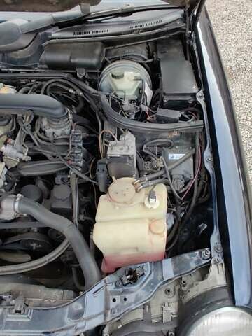 Синій Мерседес Е-Клас, об'ємом двигуна 2 л та пробігом 300 тис. км за 4700 $, фото 17 на Automoto.ua