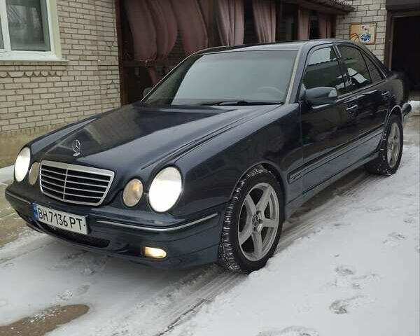 Синий Мерседес Е-Класс, объемом двигателя 2.8 л и пробегом 280 тыс. км за 3800 $, фото 1 на Automoto.ua