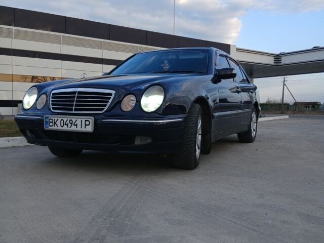 Синий Мерседес Е-Класс, объемом двигателя 2.7 л и пробегом 370 тыс. км за 3796 $, фото 5 на Automoto.ua