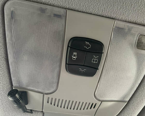 Синий Мерседес Е-Класс, объемом двигателя 2.2 л и пробегом 314 тыс. км за 4999 $, фото 14 на Automoto.ua