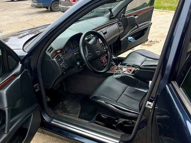 Синий Мерседес Е-Класс, объемом двигателя 2.1 л и пробегом 390 тыс. км за 5000 $, фото 9 на Automoto.ua