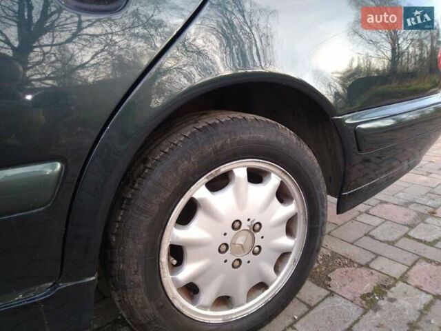 Синий Мерседес Е-Класс, объемом двигателя 2 л и пробегом 480 тыс. км за 3700 $, фото 13 на Automoto.ua