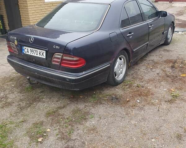 Синий Мерседес Е-Класс, объемом двигателя 2.69 л и пробегом 510 тыс. км за 3200 $, фото 2 на Automoto.ua