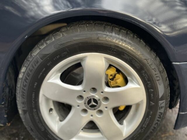 Синий Мерседес Е-Класс, объемом двигателя 2.4 л и пробегом 370 тыс. км за 3700 $, фото 5 на Automoto.ua