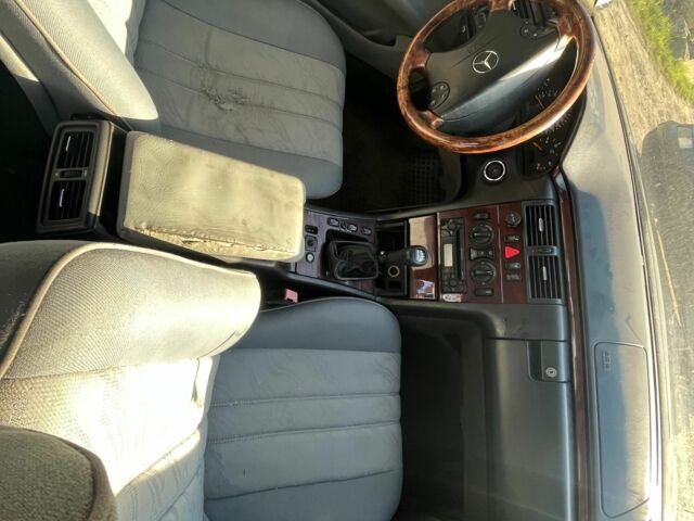 Синий Мерседес Е-Класс, объемом двигателя 2.2 л и пробегом 365 тыс. км за 1900 $, фото 12 на Automoto.ua