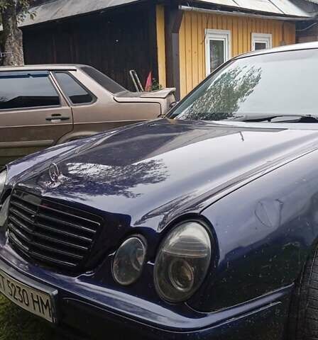 Синій Мерседес Е-Клас, об'ємом двигуна 2 л та пробігом 250 тис. км за 1999 $, фото 3 на Automoto.ua