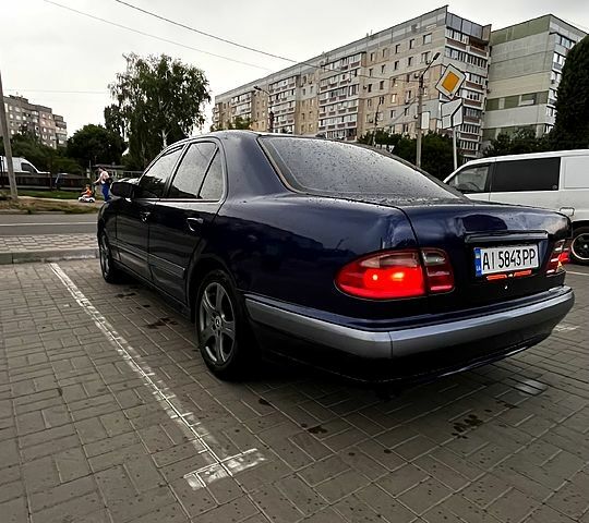Синій Мерседес Е-Клас, об'ємом двигуна 2.6 л та пробігом 490 тис. км за 3150 $, фото 3 на Automoto.ua