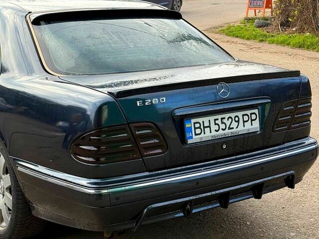 Синій Мерседес Е-Клас, об'ємом двигуна 2.8 л та пробігом 300 тис. км за 4200 $, фото 4 на Automoto.ua