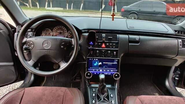 Синій Мерседес Е-Клас, об'ємом двигуна 2 л та пробігом 300 тис. км за 4700 $, фото 34 на Automoto.ua
