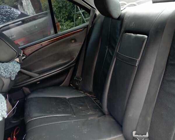Синій Мерседес Е-Клас, об'ємом двигуна 2 л та пробігом 250 тис. км за 1999 $, фото 10 на Automoto.ua