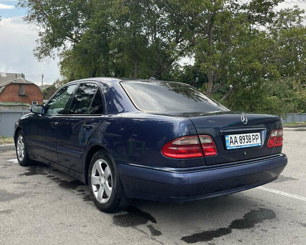 Синій Мерседес Е-Клас, об'ємом двигуна 2.2 л та пробігом 314 тис. км за 5300 $, фото 4 на Automoto.ua