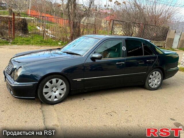 Синій Мерседес Е-Клас, об'ємом двигуна 2.8 л та пробігом 300 тис. км за 4200 $, фото 2 на Automoto.ua