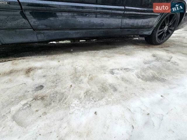 Синий Мерседес Е-Класс, объемом двигателя 2 л и пробегом 272 тыс. км за 4700 $, фото 7 на Automoto.ua