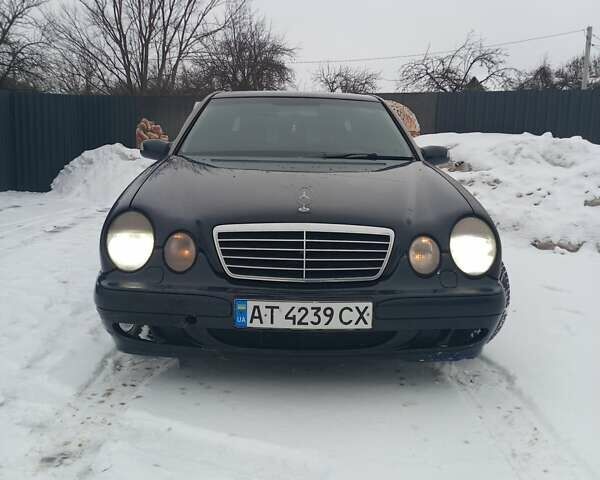 Синий Мерседес Е-Класс, объемом двигателя 2.2 л и пробегом 447 тыс. км за 2599 $, фото 21 на Automoto.ua