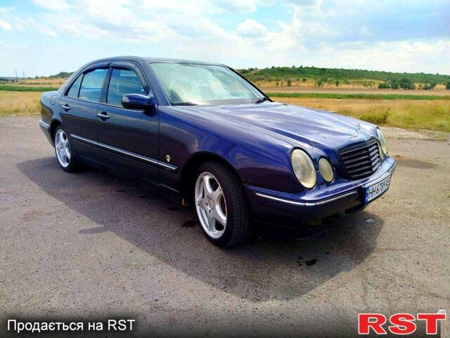 Синий Мерседес Е-Класс, объемом двигателя 4.3 л и пробегом 0 тыс. км за 4400 $, фото 1 на Automoto.ua