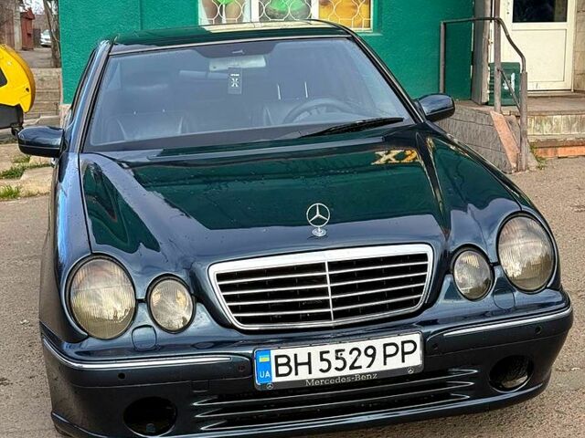 Синій Мерседес Е-Клас, об'ємом двигуна 2.8 л та пробігом 300 тис. км за 4200 $, фото 1 на Automoto.ua