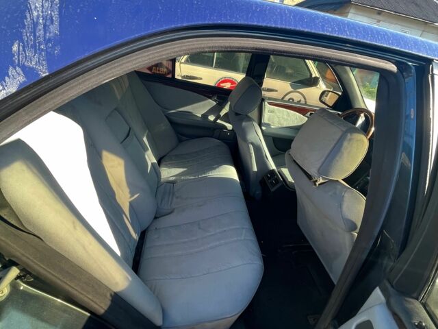 Синий Мерседес Е-Класс, объемом двигателя 2.2 л и пробегом 365 тыс. км за 1900 $, фото 11 на Automoto.ua