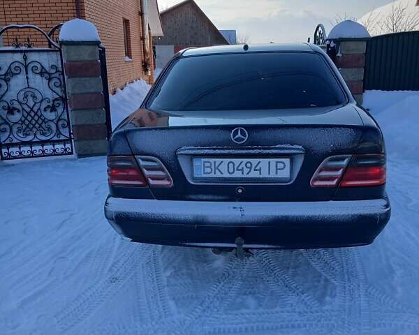 Синий Мерседес Е-Класс, объемом двигателя 2.7 л и пробегом 430 тыс. км за 4850 $, фото 12 на Automoto.ua