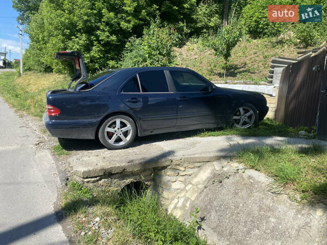 Синій Мерседес Е-Клас, об'ємом двигуна 2 л та пробігом 300 тис. км за 3700 $, фото 3 на Automoto.ua