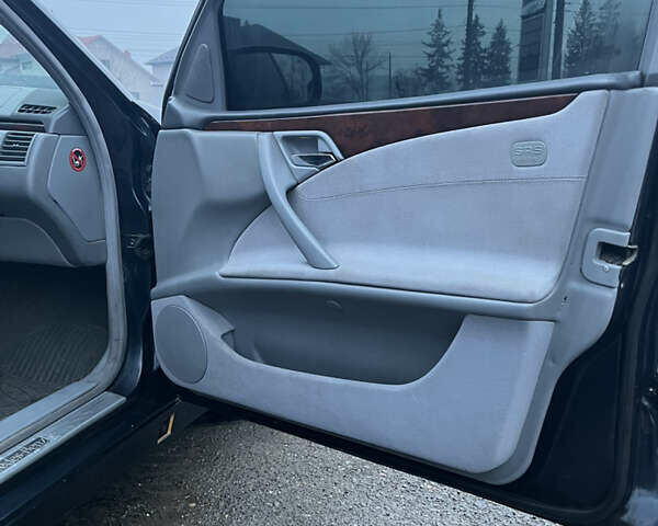 Синій Мерседес Е-Клас, об'ємом двигуна 3.22 л та пробігом 372 тис. км за 4300 $, фото 12 на Automoto.ua