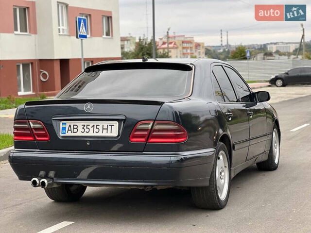 Синій Мерседес Е-Клас, об'ємом двигуна 2.2 л та пробігом 250 тис. км за 4000 $, фото 5 на Automoto.ua