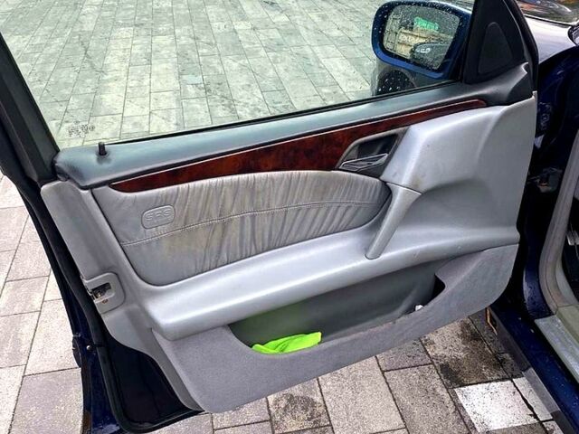 Синий Мерседес Е-Класс, объемом двигателя 2.2 л и пробегом 333 тыс. км за 2600 $, фото 9 на Automoto.ua