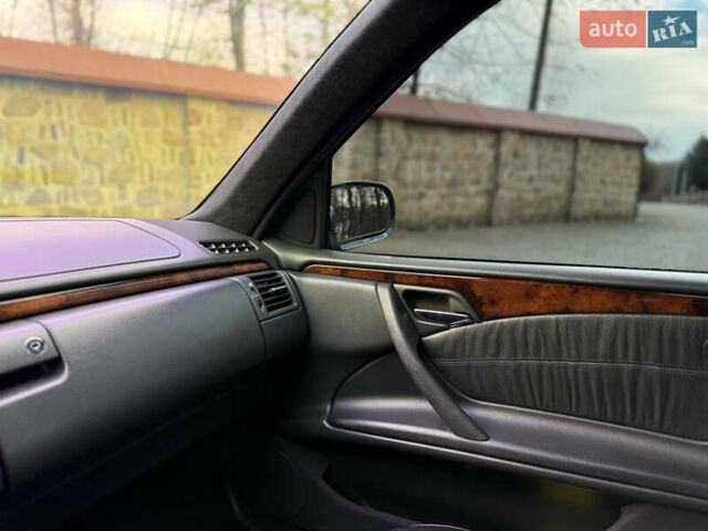 Синий Мерседес Е-Класс, объемом двигателя 2.7 л и пробегом 350 тыс. км за 6700 $, фото 28 на Automoto.ua