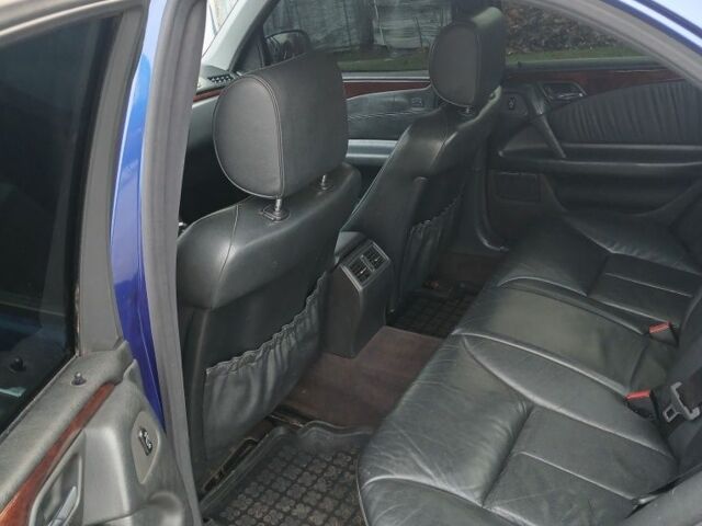 Синий Мерседес Е-Класс, объемом двигателя 2 л и пробегом 300 тыс. км за 3800 $, фото 9 на Automoto.ua