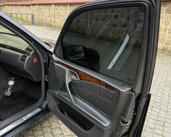 Синий Мерседес Е-Класс, объемом двигателя 2.7 л и пробегом 350 тыс. км за 6700 $, фото 13 на Automoto.ua