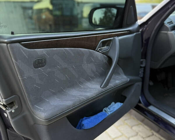 Синій Мерседес Е-Клас, об'ємом двигуна 2.7 л та пробігом 346 тис. км за 7700 $, фото 17 на Automoto.ua