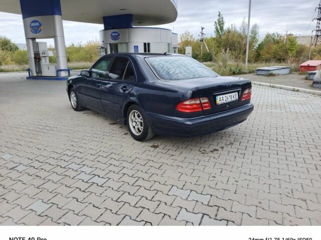Синій Мерседес Е-Клас, об'ємом двигуна 2 л та пробігом 400 тис. км за 2850 $, фото 8 на Automoto.ua