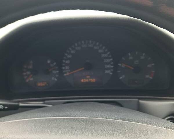 Синий Мерседес Е-Класс, объемом двигателя 2.2 л и пробегом 400 тыс. км за 2850 $, фото 14 на Automoto.ua