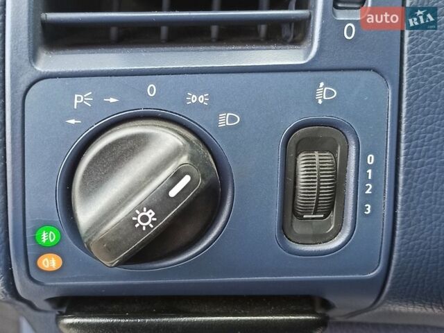 Синій Мерседес Е-Клас, об'ємом двигуна 2.6 л та пробігом 399 тис. км за 4900 $, фото 10 на Automoto.ua