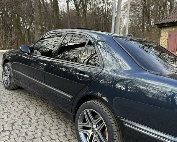 Синий Мерседес Е-Класс, объемом двигателя 2.7 л и пробегом 350 тыс. км за 6700 $, фото 8 на Automoto.ua