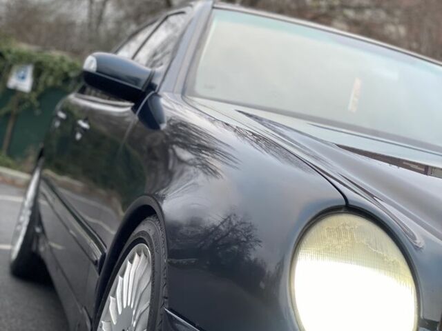 Синий Мерседес Е-Класс, объемом двигателя 2.2 л и пробегом 350 тыс. км за 3550 $, фото 8 на Automoto.ua