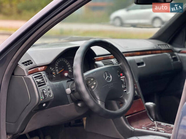 Синій Мерседес Е-Клас, об'ємом двигуна 2.2 л та пробігом 250 тис. км за 4000 $, фото 16 на Automoto.ua