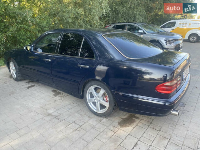 Синій Мерседес Е-Клас, об'ємом двигуна 2 л та пробігом 300 тис. км за 3700 $, фото 13 на Automoto.ua