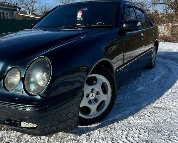 Синій Мерседес Е-Клас, об'ємом двигуна 2.2 л та пробігом 400 тис. км за 3600 $, фото 1 на Automoto.ua